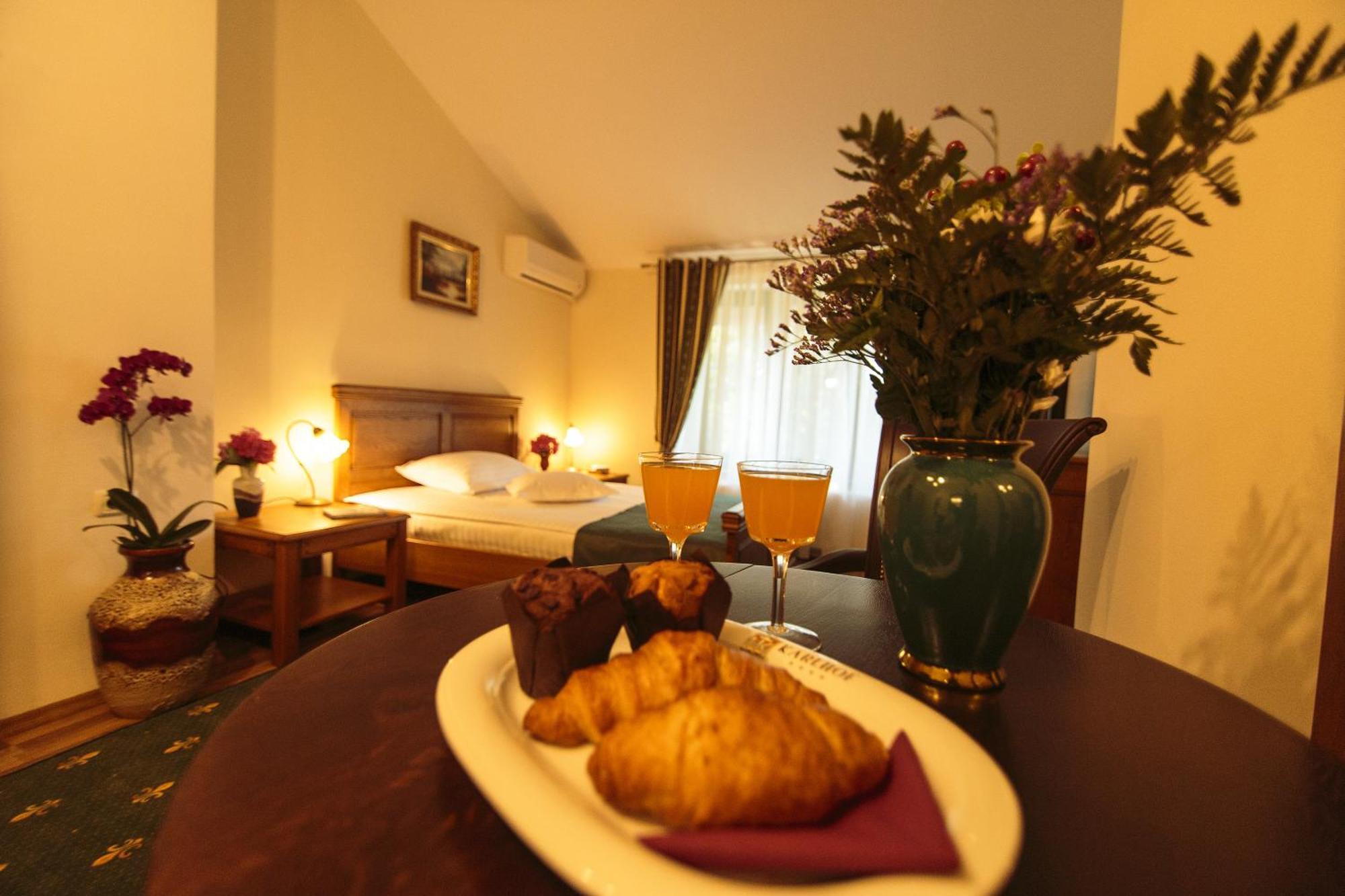 Karlhof Hotel Sebes  Room photo