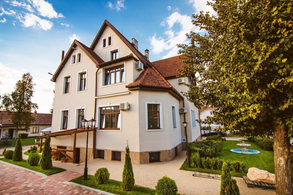 Karlhof Hotel Sebes  Exterior photo