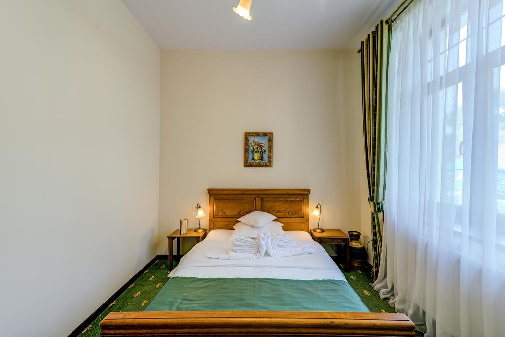 Karlhof Hotel Sebes  Exterior photo